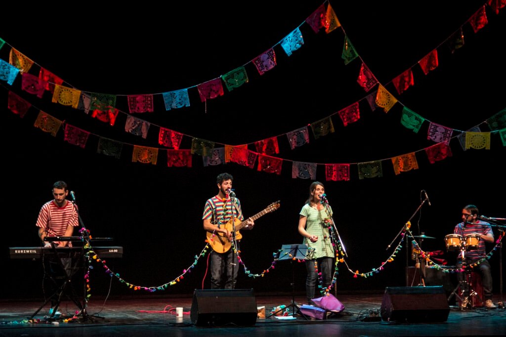 Función gratuita para escuelas de La Veredita Pequeña Orquesta